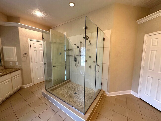 Building Photo - 10814 Keystone Fairway Dr