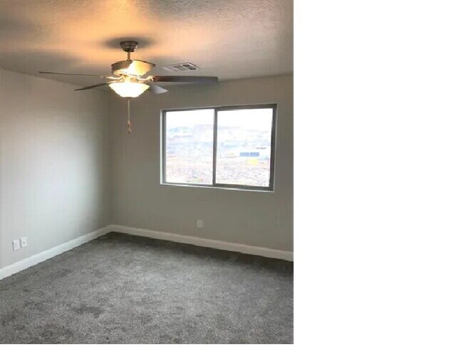 Building Photo - "6 mo. Lease Available for Spacious 4-Bedroom Townhouse Oasis in Hurricane, UT – Modern Comfort "