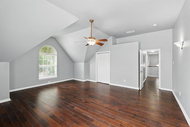 Building Photo - 4204 Crescent Dr