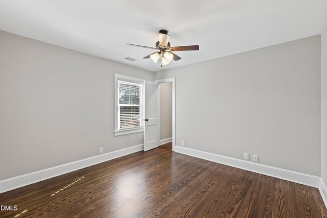 Building Photo - 209 S Walnut St