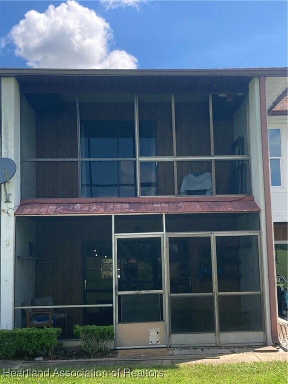 Building Photo - 3533 Edgewater Dr