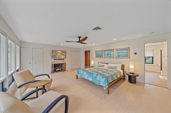 Building Photo - 3348 Old Oak Dr