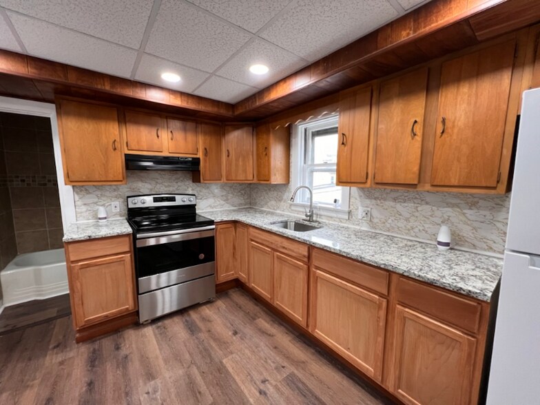 Building Photo - 32 S 14th St