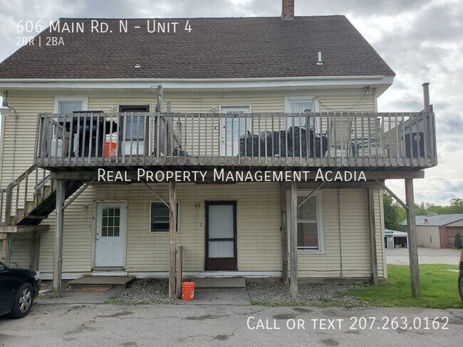Building Photo - Newly Refurbished Two Bedroom Apartment in...