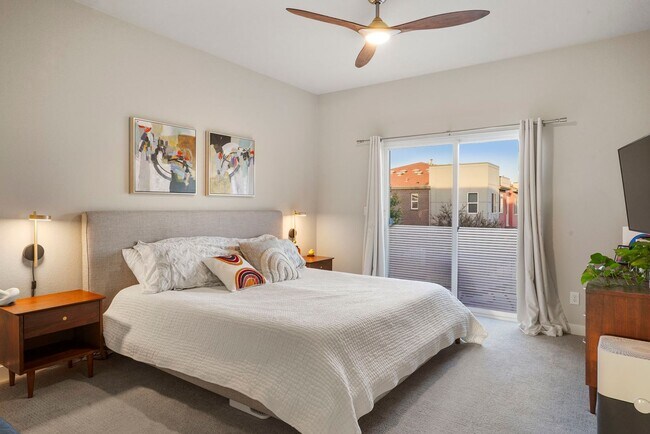 Building Photo - Modern 3-Bedroom Townhome in Midtown Denver – Carefree Living Awaits!