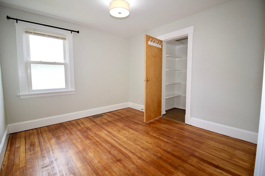 Bedroom 1 - 6843 Buckingham Pl