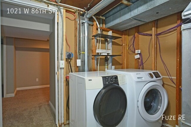 Building Photo - 1021 W 86th St