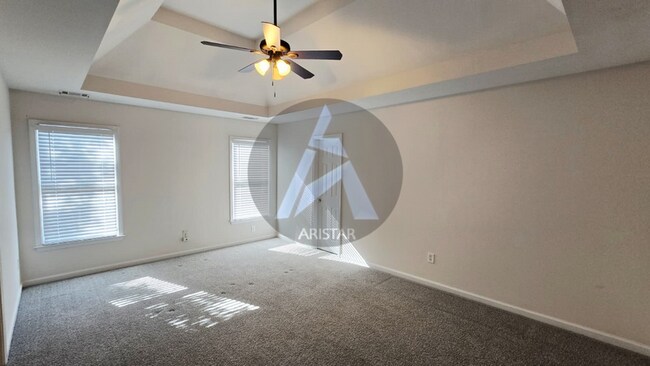 Building Photo - 223 Elmbrook Ln