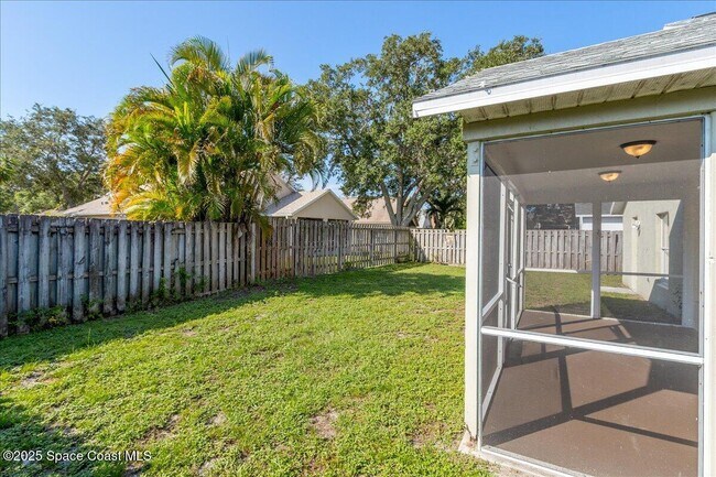 Building Photo - 6651 Fawn Ridge Dr