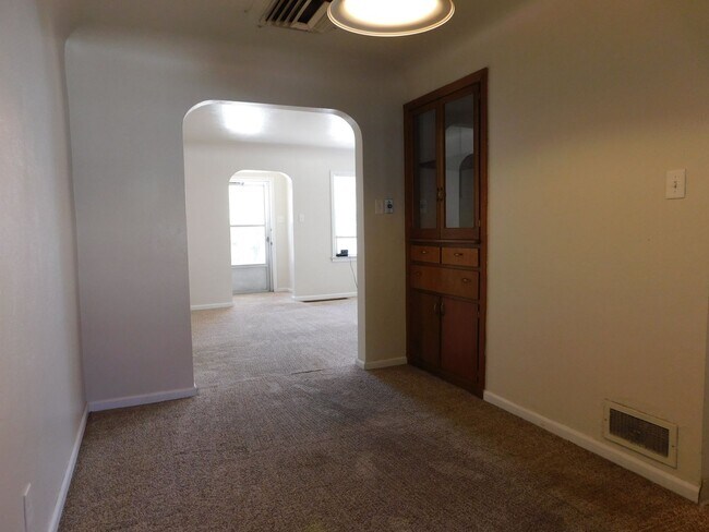 Building Photo - 1346 Texas Ave