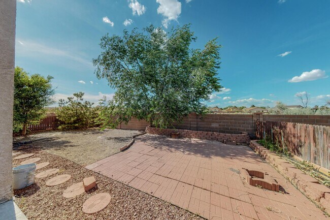 Building Photo - 745 Valley Meadows Dr