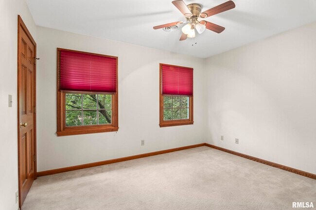 Building Photo - 1616 Hunter Ridge Dr