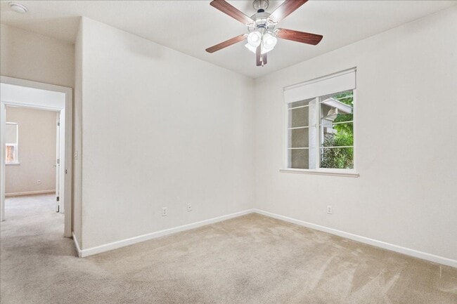 Building Photo - 312 Lone Spur Dr