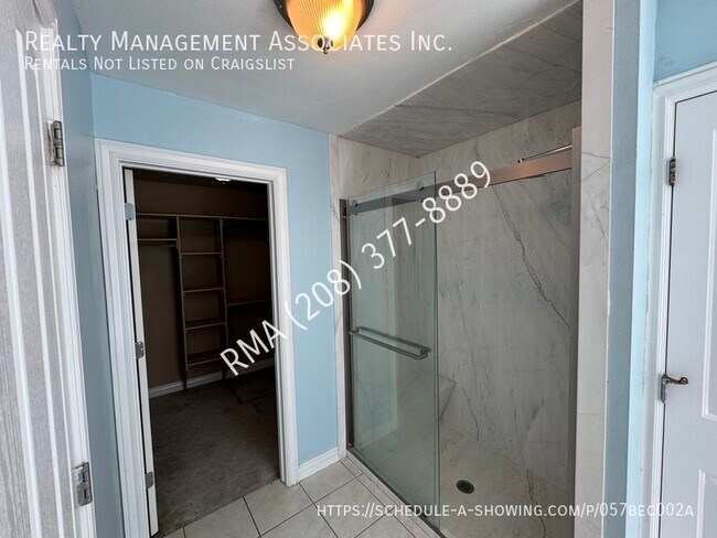 Building Photo - 17614 Silk Ave
