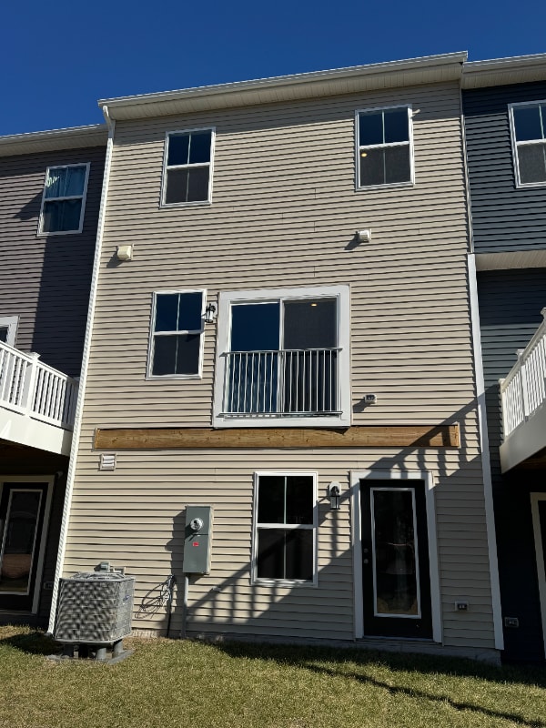 Building Photo - 5886 Ginger Dr