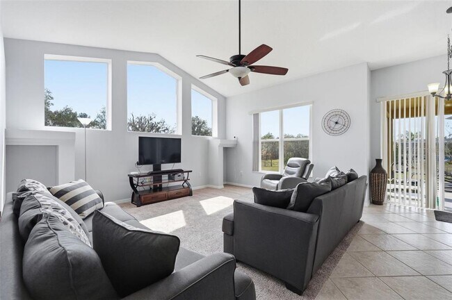 Building Photo - 12329 Creek Edge Dr