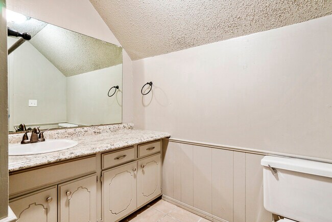 Building Photo - 5520 Evanbrook Terrace