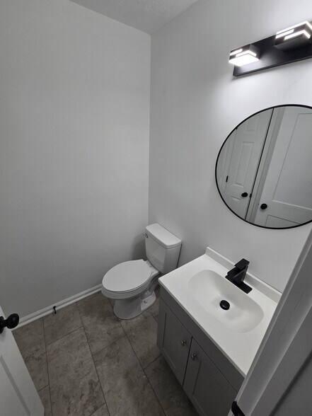 Building Photo - 848 S 23rd St