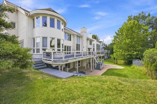 Building Photo - 6122 Trailwood Ln