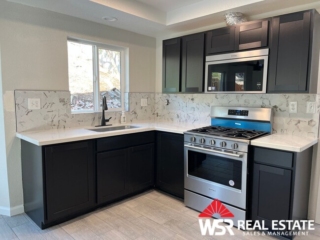 Building Photo - Stunning 4-Bedroom Remodeled Home for Rent...