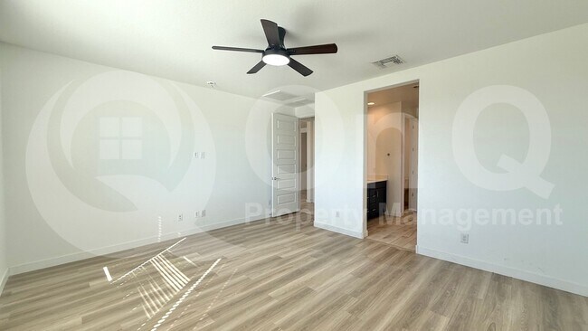 Building Photo - 5324 S 24th Ln