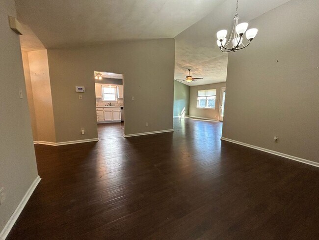 Building Photo - 913 Bernstein Ct