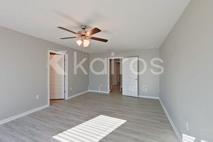 Building Photo - 273 Monarch Ln