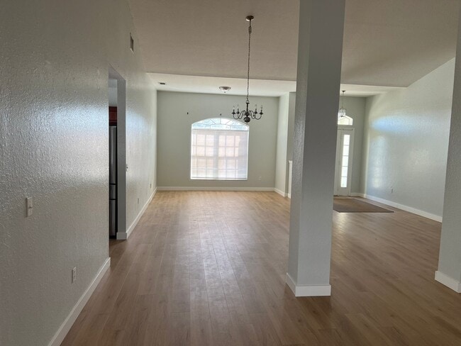 Building Photo - 529 Pintail Cir