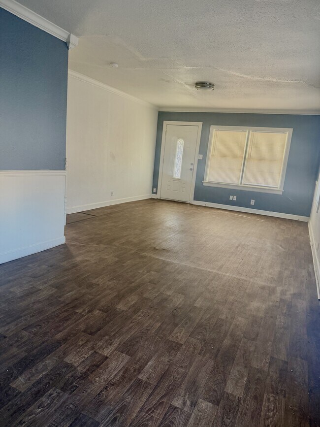 Building Photo - 1324 Georgetown St