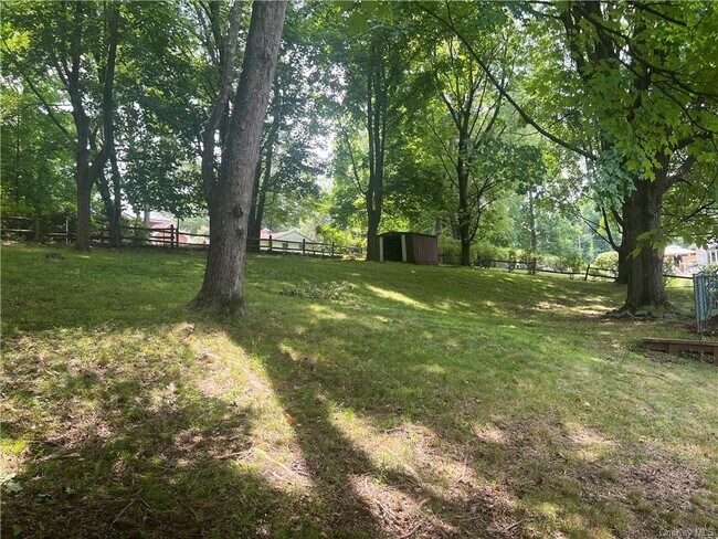 Building Photo - 548 Westfield Dr