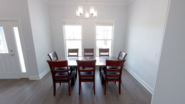 Building Photo - 4/3 fairly new & updated home!