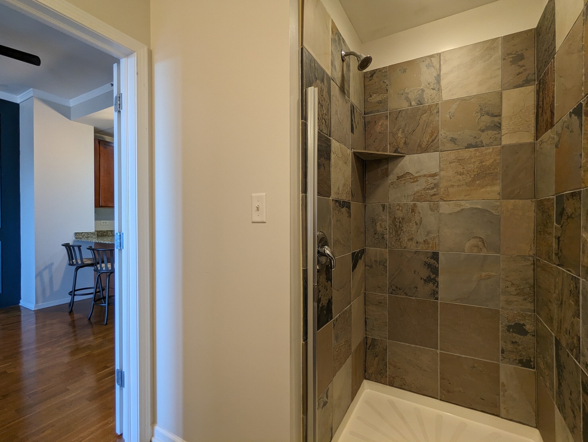 Building Photo - 843 W Grace St