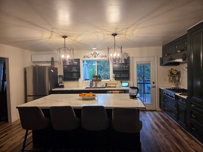 Building Photo - Updated Twain Harte Home