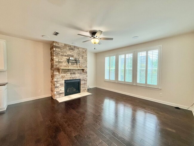 Building Photo - Beautiful 4BD, 3BA House with Bonus Family Room, Large Fenced Backyard, and Finished 2-Car Garage...