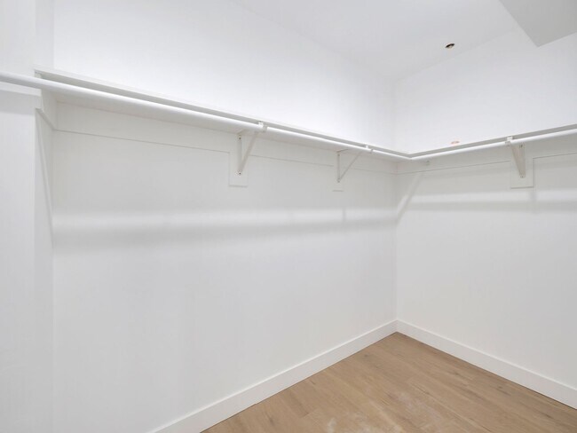 Building Photo - 1856 Redondo Blvd