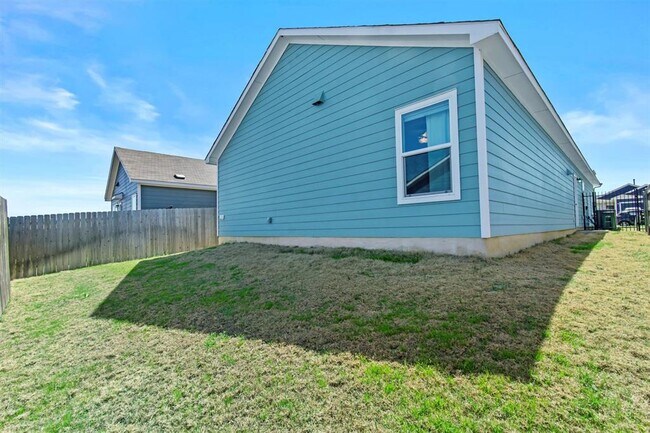 Building Photo - 7711 Poppy Petal Dr
