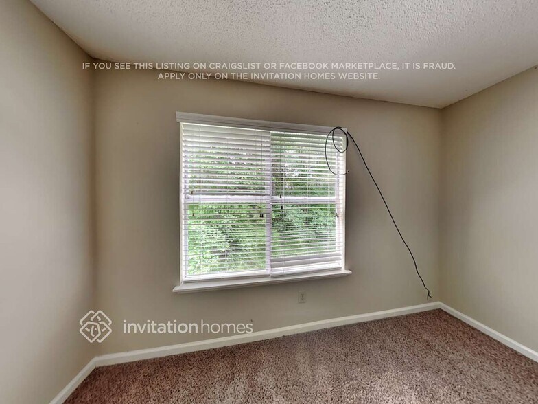 Building Photo - 1411 Chelsea Downs Ln NE