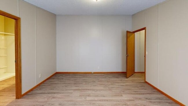 Building Photo - 154 Northwest Dr