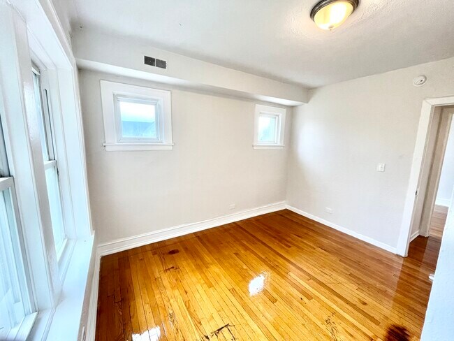 Building Photo - 4058 W Crystal St