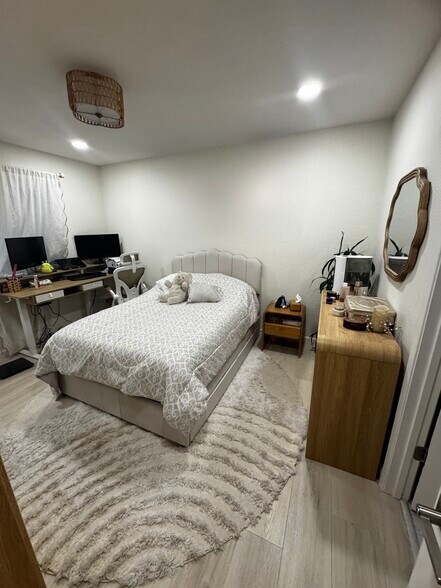 Building Photo - 2911 La Terrace Cir