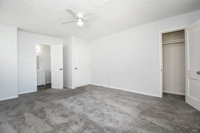 Building Photo - 941 Lucky St