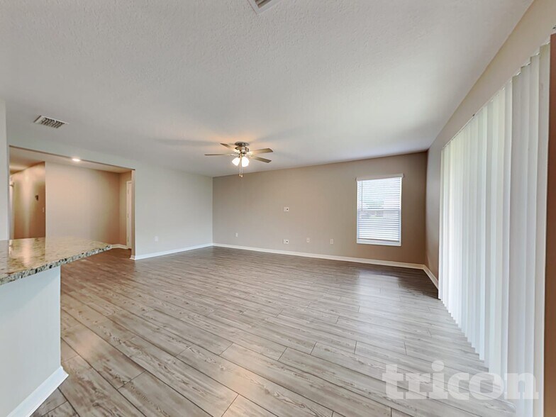 Building Photo - 304 Kensington View Dr