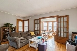 Building Photo - 312 W Maple Ave