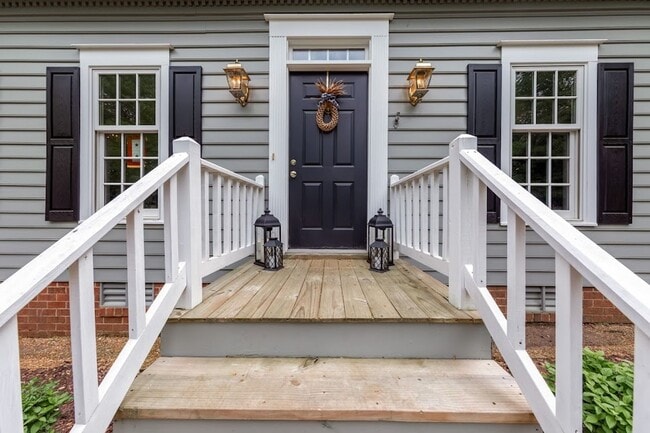 Building Photo - Luxury Kingsmill Property