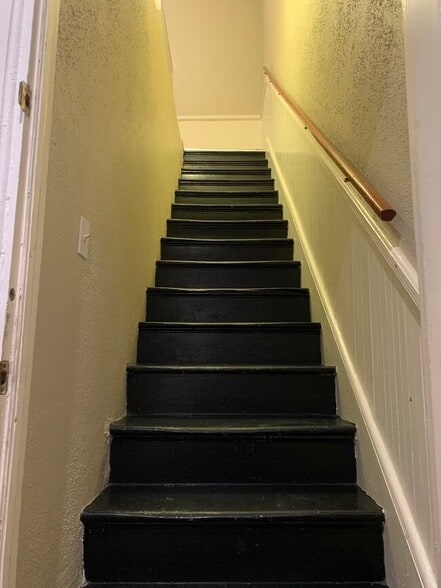 Building Photo - 421 E Anderson St