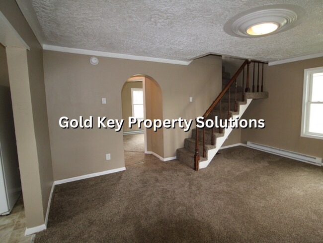 Building Photo - All Electric 3 BR 1 BA House with Garage, ...