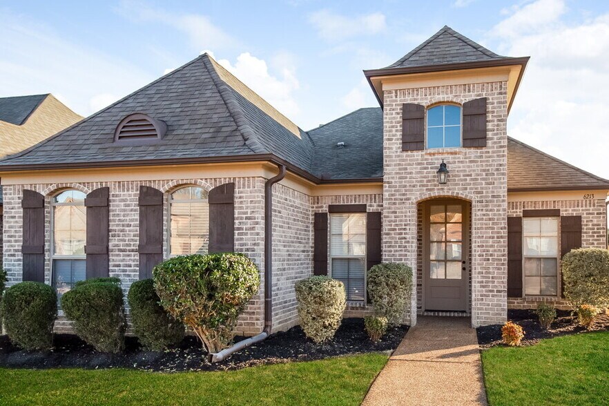Primary Photo - 6213 Arlington Ln
