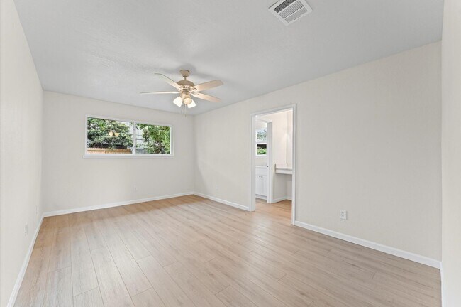 Building Photo - 7303 Augustine Dr