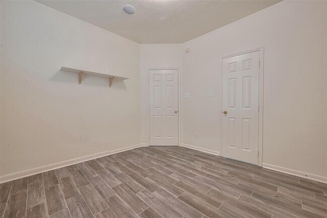Building Photo - 17215 Stratford Green Dr