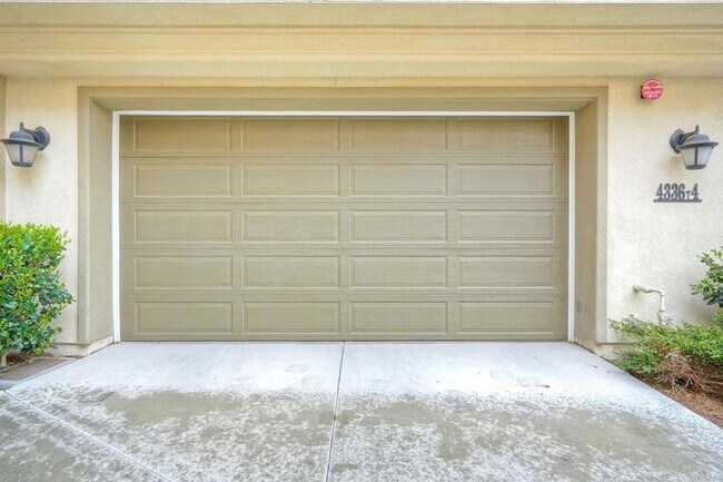 Building Photo - 4336 Harbor Way